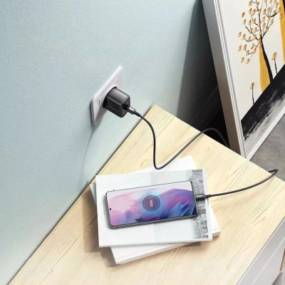 UGREEN CD250 USB-C Gyorstöltő Hálózati Adapter 25W + USB-C kábel - Fekete