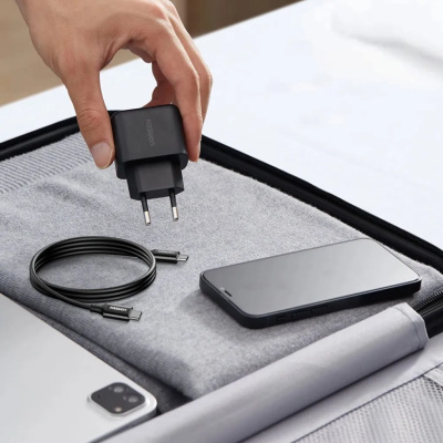 UGREEN CD250 USB-C Gyorstöltő Hálózati Adapter 25W + USB-C kábel - Fekete