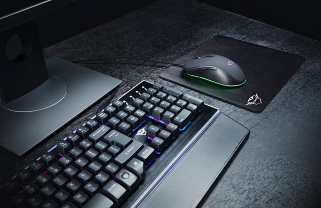 Trust GXT 930 Jacx RGB gamer egér