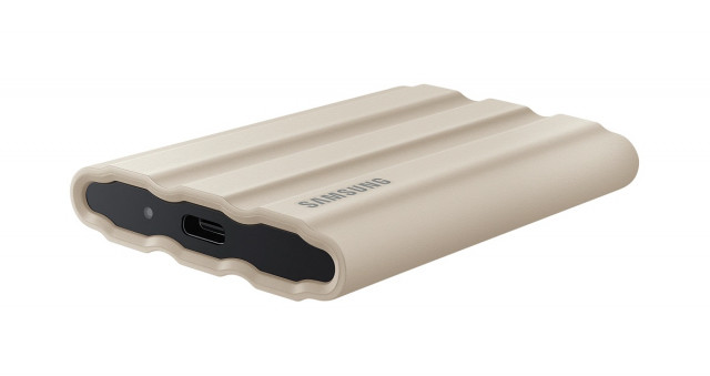 Samsung T7 Shield 2000GB USB 3.2 külső SSD - bézs