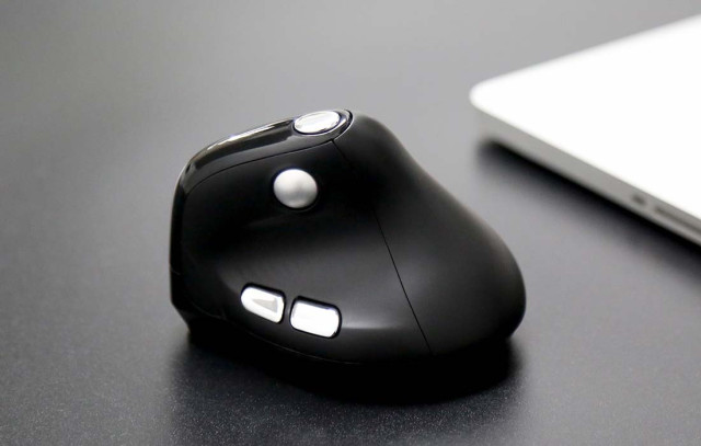 Delux M618XSD vezeték nélküli vertikális, ergonomikus egér Bluetooth + 2.4GHz RGB - Fekete