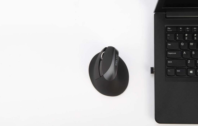 Delux M618ZD vezeték nélküli vertikális, balkezes egér Bluetooth + 2.4GHz - Fekete