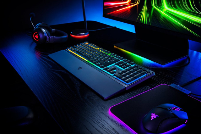 Razer Ornata V3 Gamer Billentyűzet - Angol kiosztás