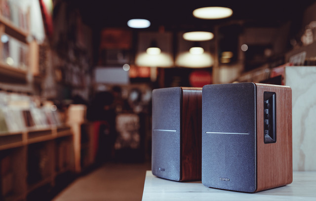 Edifier R1280DB 2.0 hangszóró szett - Barna