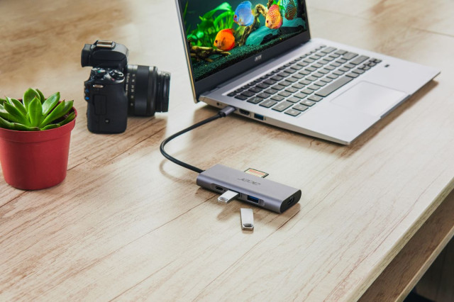 Acer USB Type-C 7 in 1 Mini Dock - dokkoló