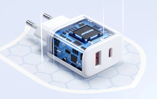 Joyroom JR-TCF05 USB + USB-C Gyorstöltő Hálózati Adapter 20W - Fehér