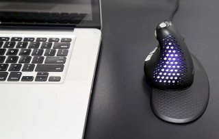 Delux M618XSD vezeték nélküli vertikális, ergonomikus egér Bluetooth + 2.4GHz RGB - Fekete
